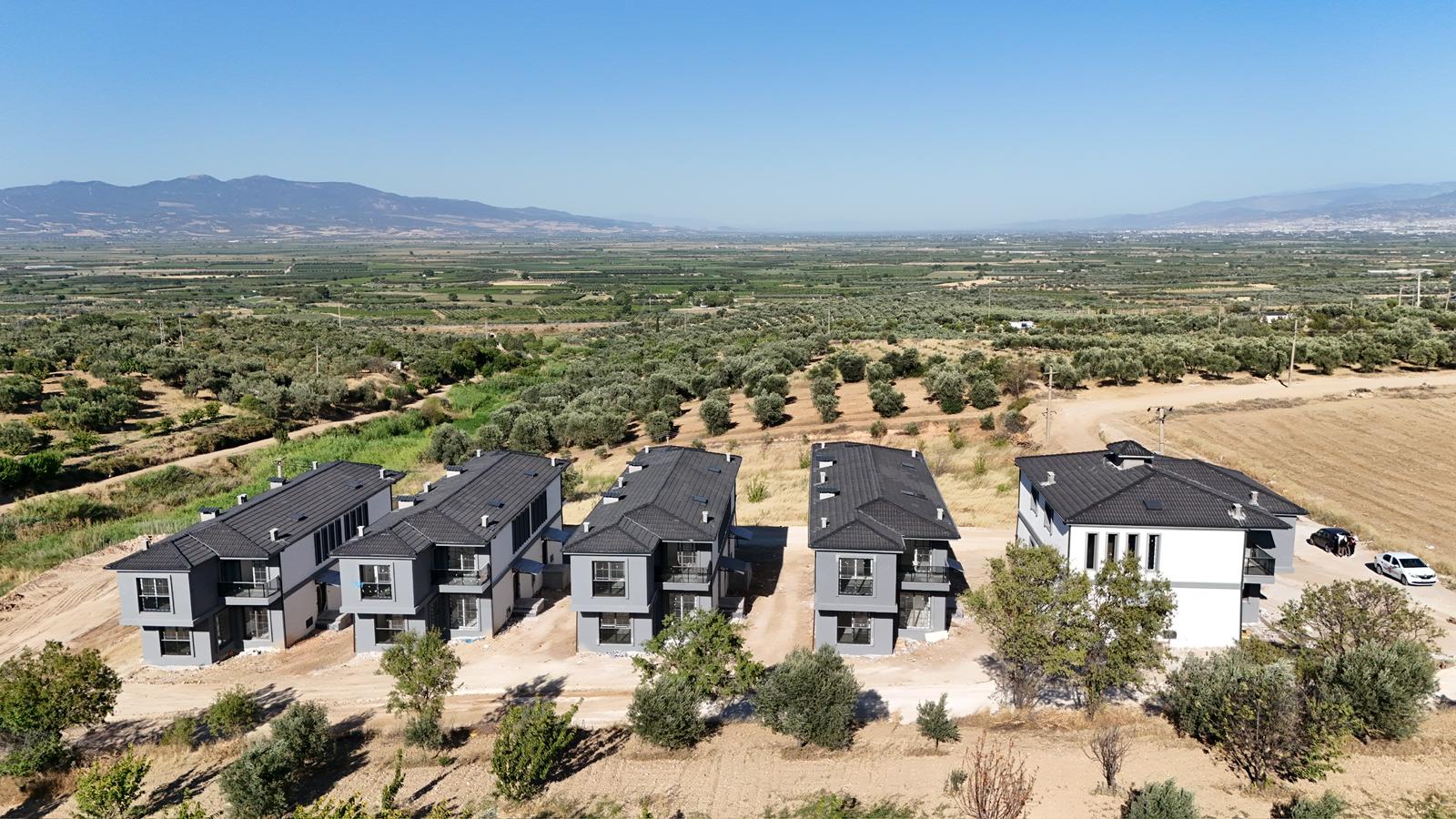 satilik-karaoglanli-mustakil-havuzlu-tripleks-villalar